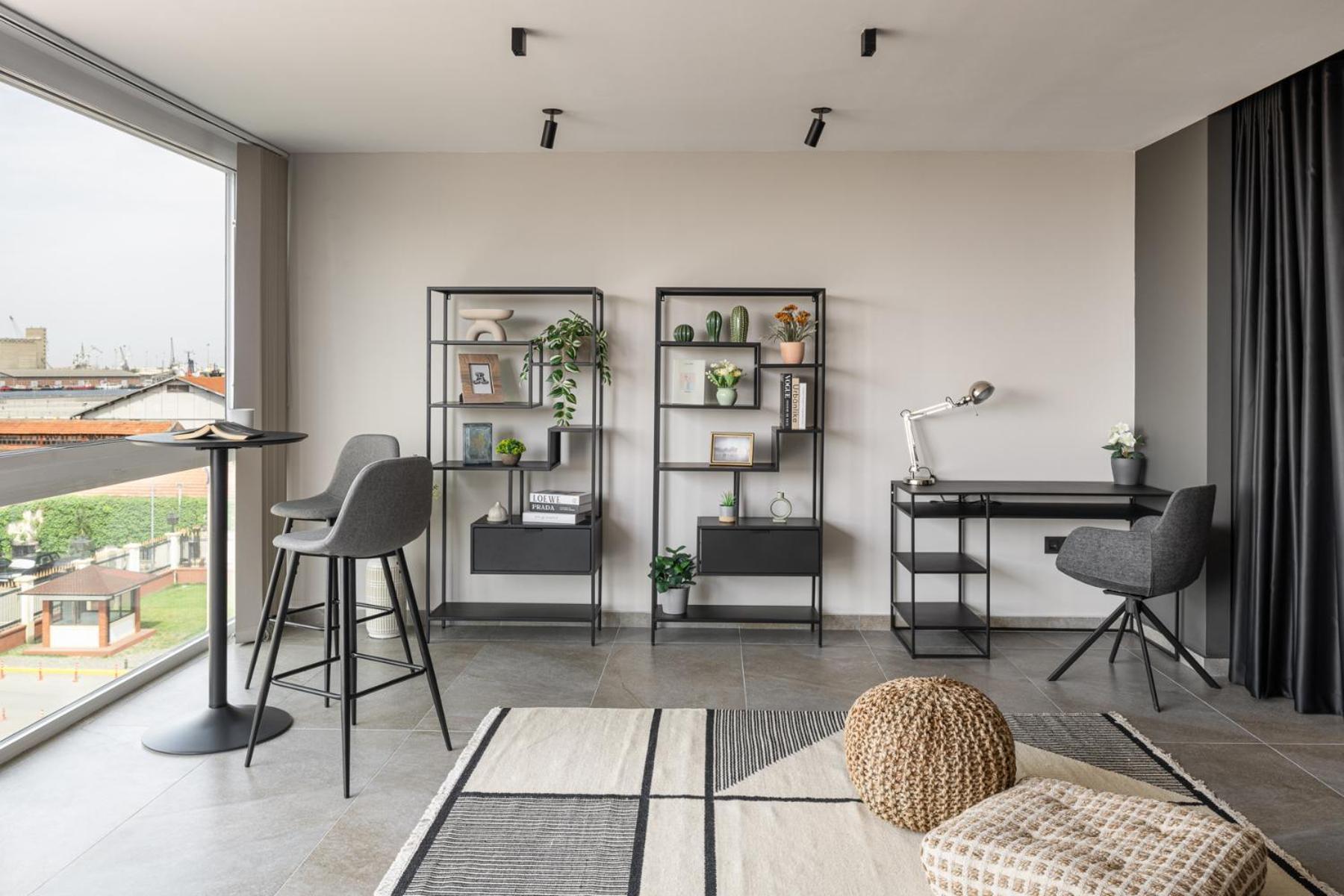 Az Premium Suite- 106 *