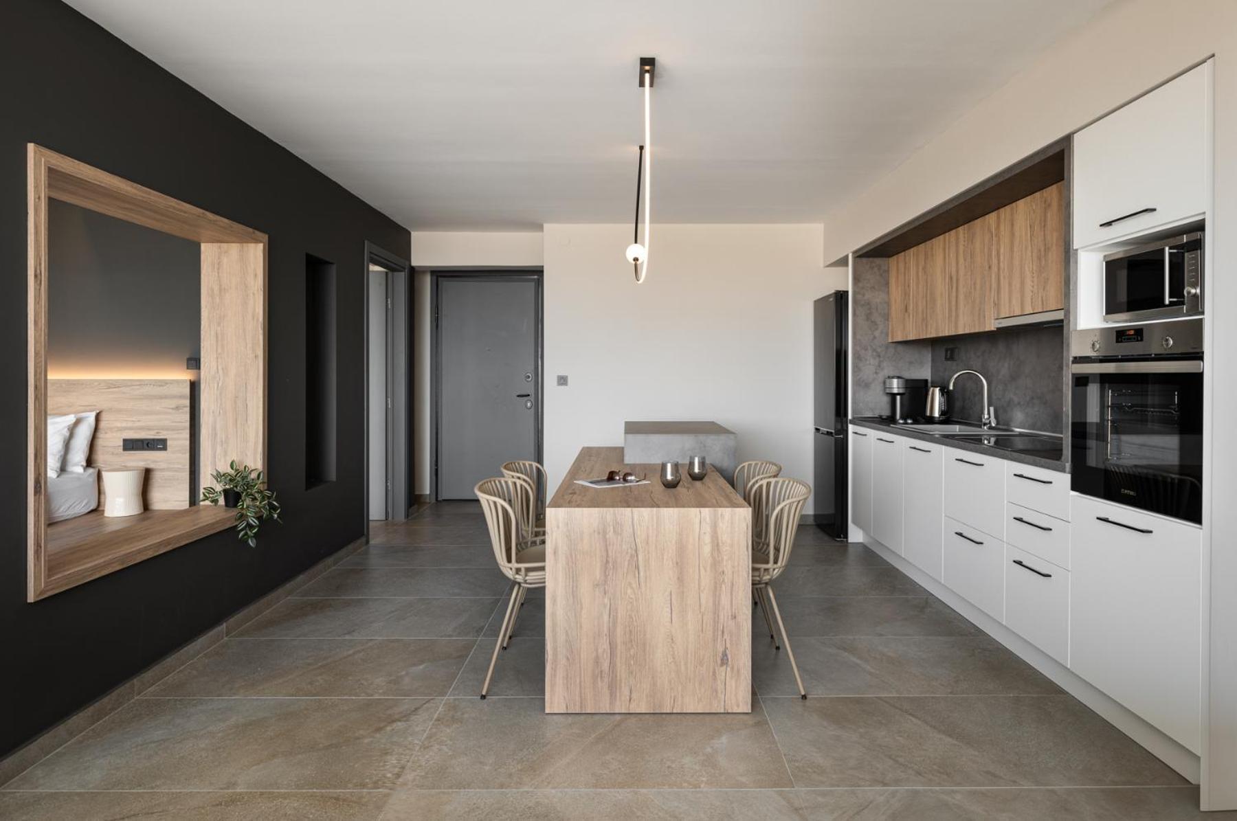 Az Premium Suite- 106 *